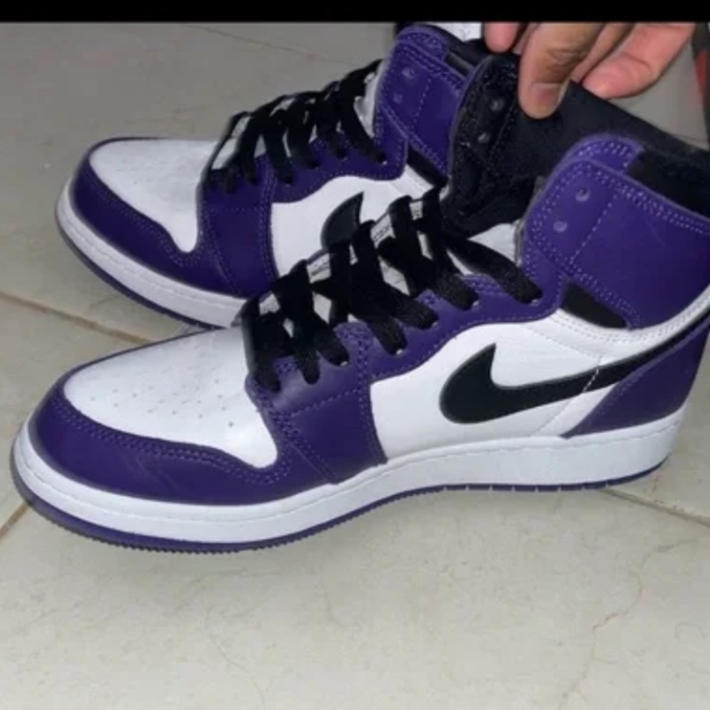 Air Jordan Court purple